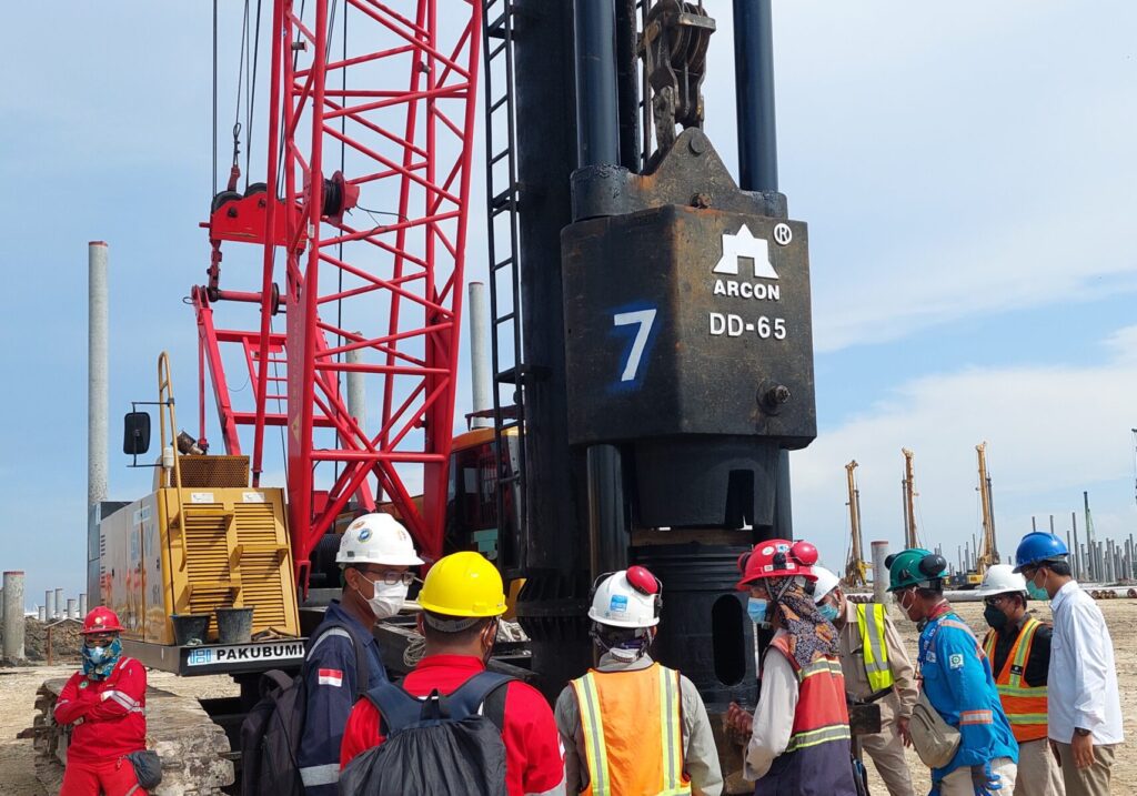 Proses Riksa Uji K3 menggunakan peralatan modern di lingkungan industri - Kintomo Group